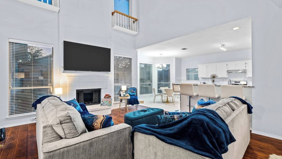 Frisco House | Game room, Crib, Fenced Backyard, Relocation stays