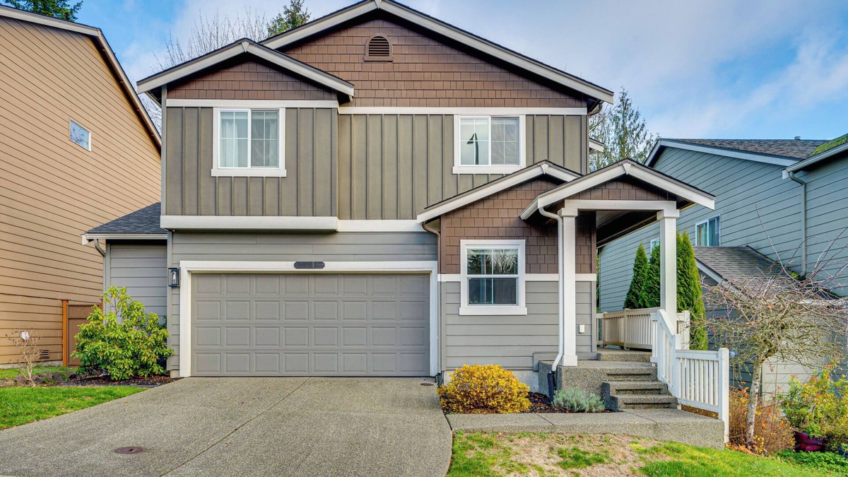 Tumwater House | Game Room & Deck: Family-Friendly Tumwater Gem