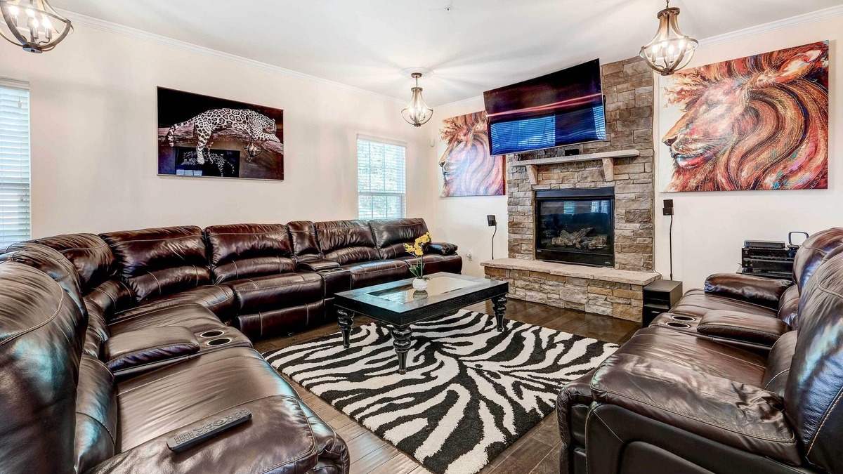 Washington House | Game Room + Gym: Downtown DC Home!