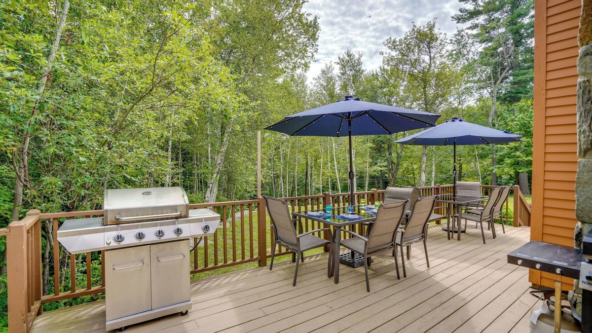 West Dover House | Game Room, Hot Tub! Year-Round Dover Retreat