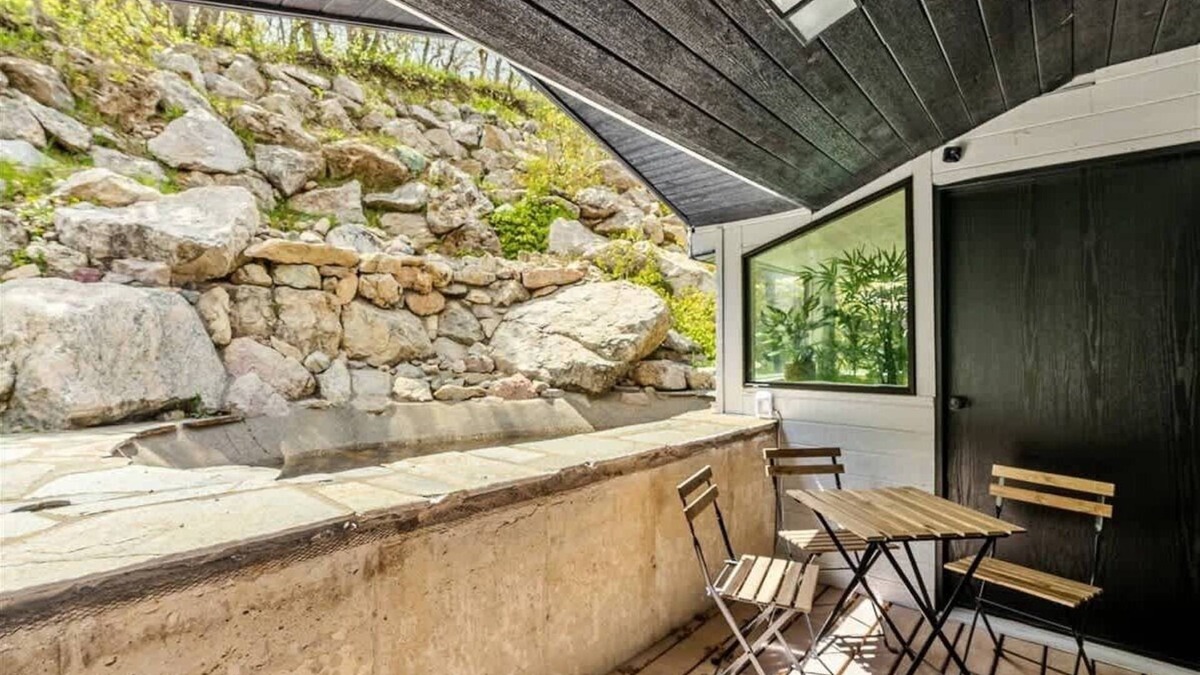 Bountiful House | Game Room, Pickleball Courts & Golf Course Close