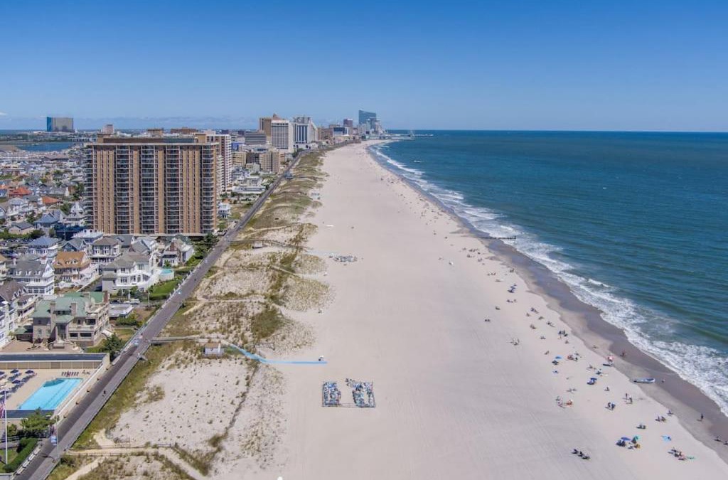 Ventnor City House | Gammys Beach Getaway Sleeps 20 2 blocks to Beach