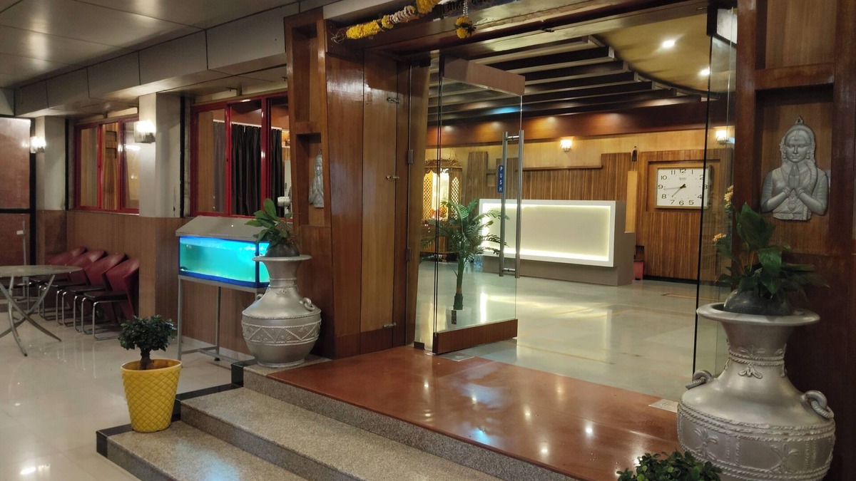 Rajgurunagar Hotel | Gandharva Inn