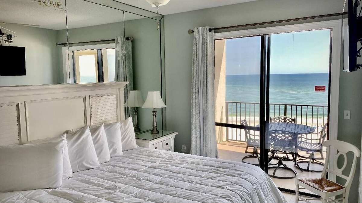 Orange Beach Condo | Garage Parking Space INCLUDED! BEACHFRONT CONDO & GULF MASTER!nCastaway Getaway