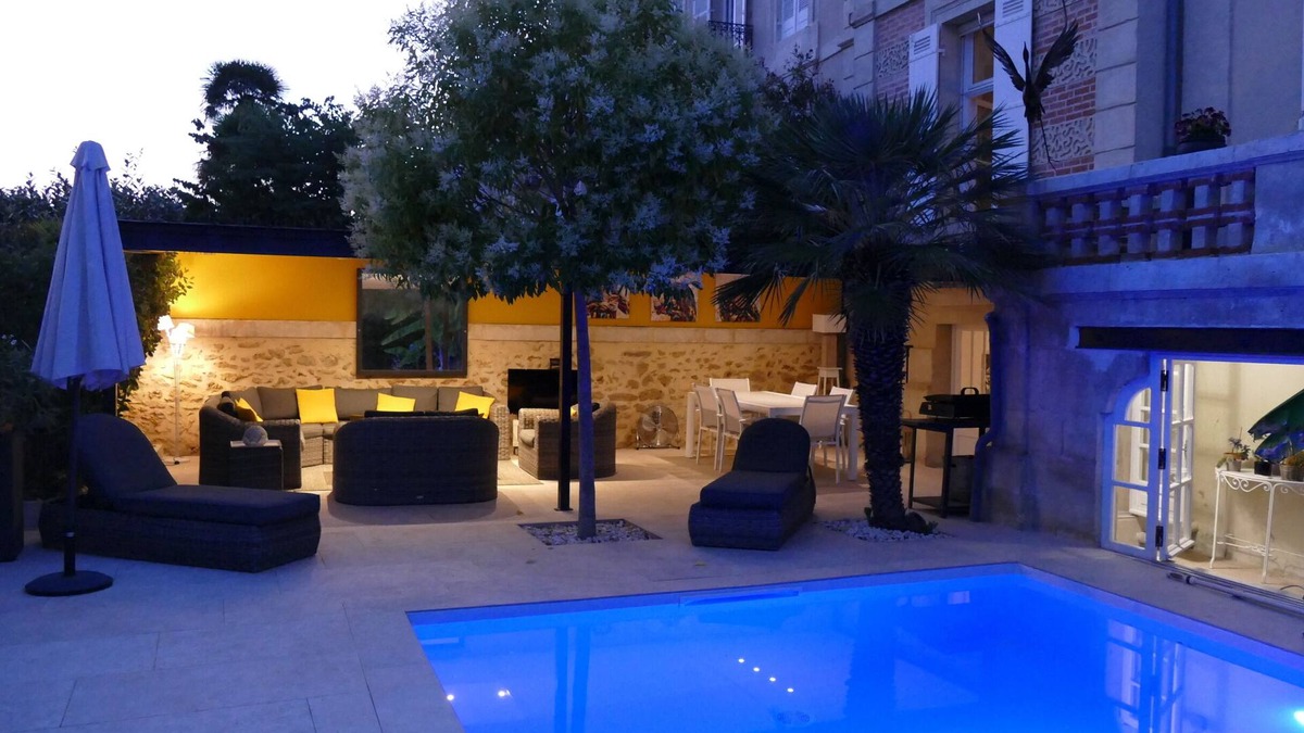 Perigueux Apartment | Garden apartment with private pool