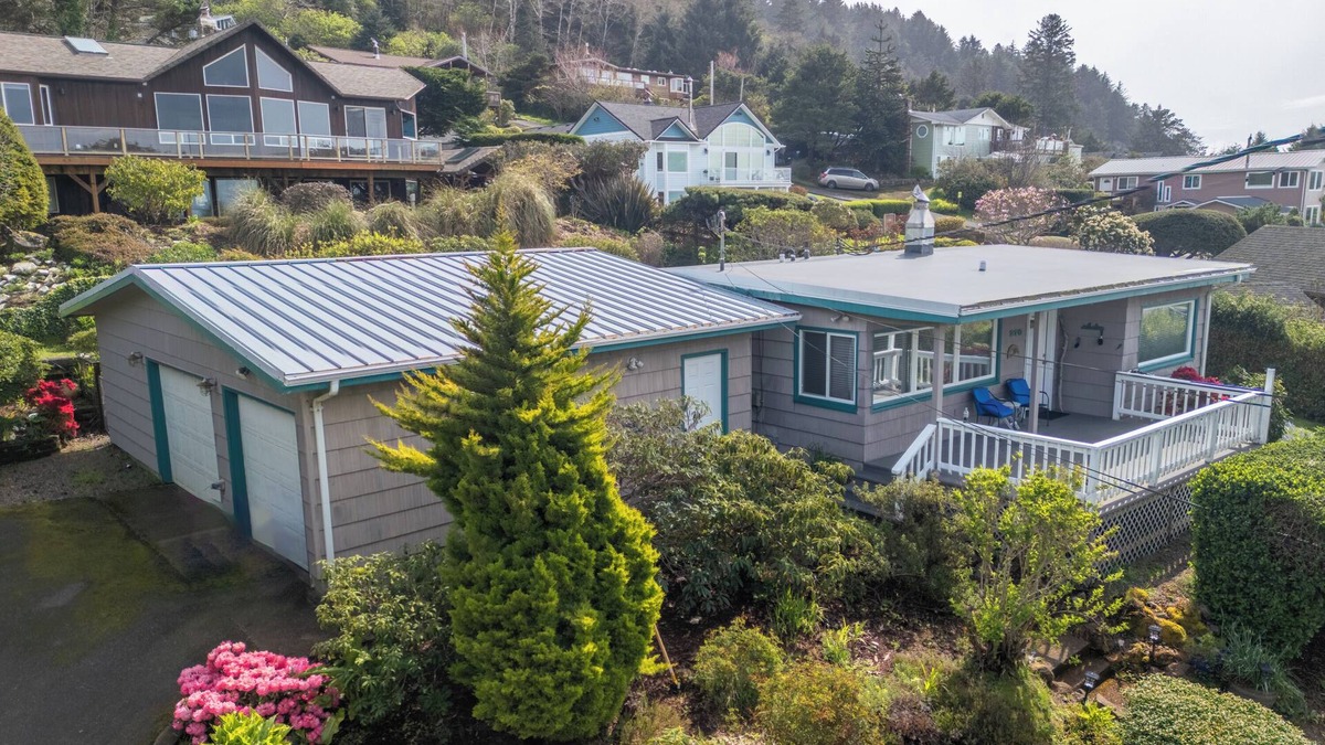 Yachats House | Garden Cottage (By the Sea)