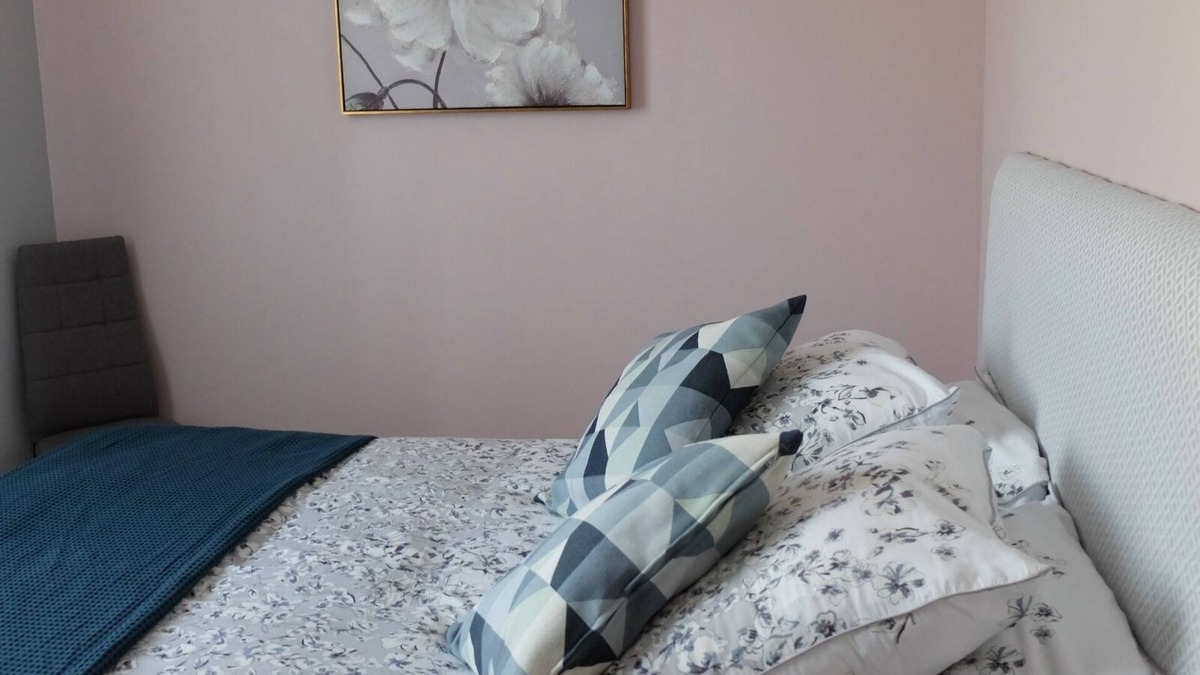 Isles-sur-Suippe Apartment | Garden cottage 15 minutes from Reims.