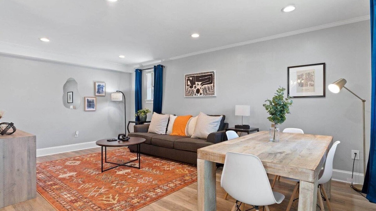 Lower Garden District Condo | Garden District Retreat: Gated Parking, Balcony, Perfect for Couples - Across from Il Mercato