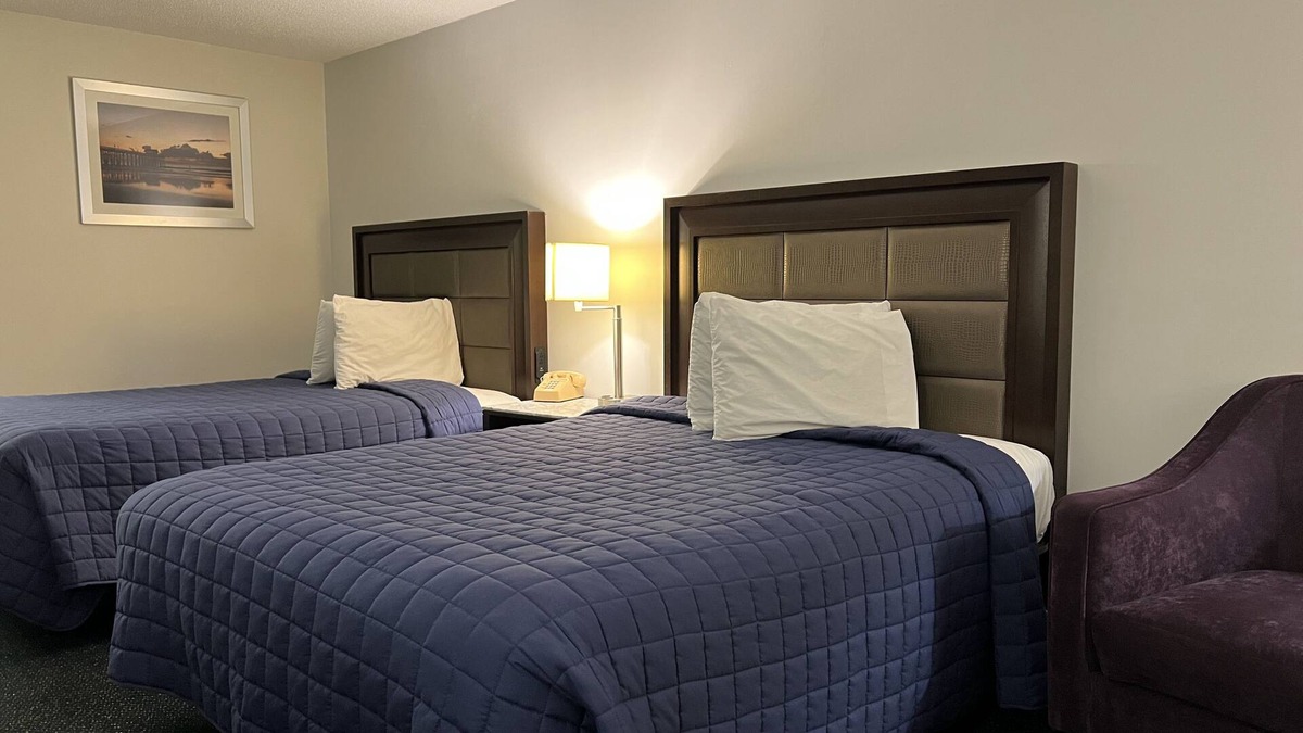 Metter Hotel | Garden Inn & Suites