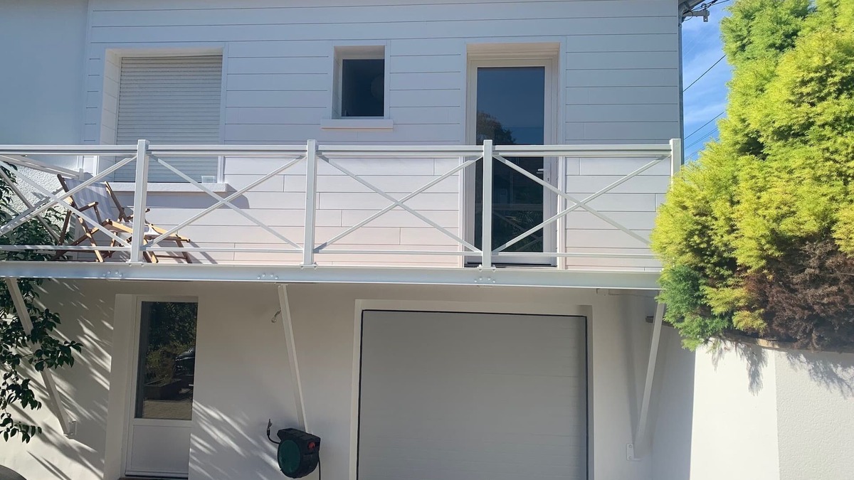 Ouistreham Apartment | Garden level 200m from the beach!