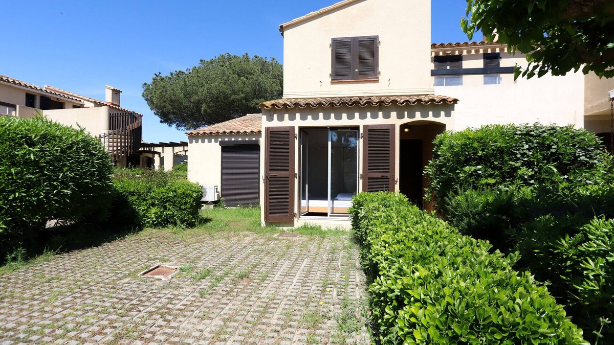 Saint-Cyprien Plage Apartment | Garden level for 4 people with terrace at the St Cyprien golf course