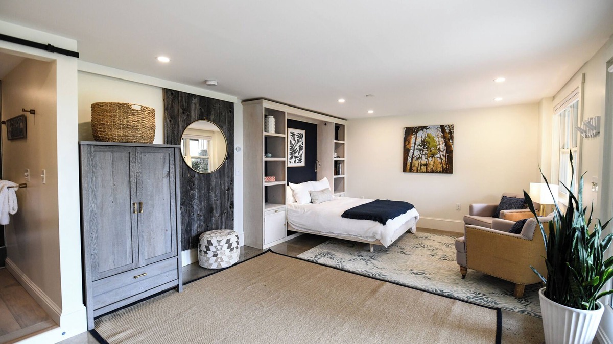 Kittery Apartment | Garden-Level Studio for 2 on the Harbor in Kittery, Maine!