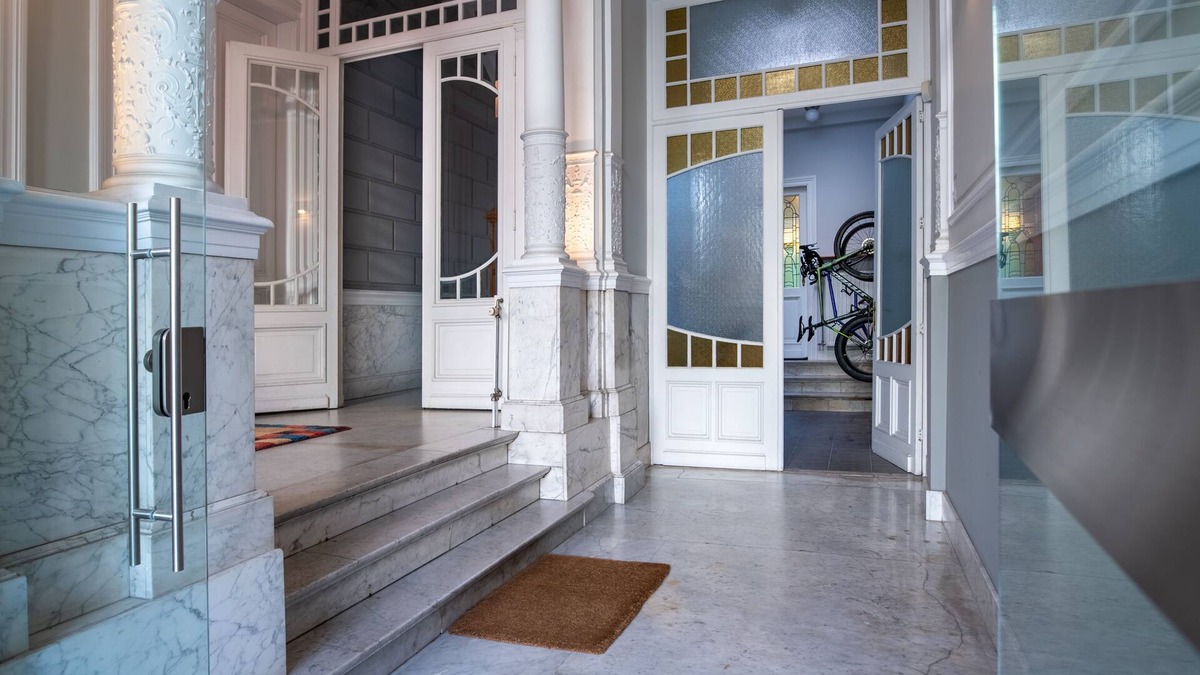 Zurenborg Bed & Breakfast | Garden of Eden