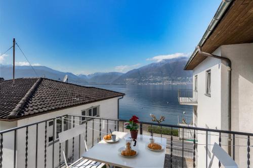 Vira Apartment | Garden on the lake 1 - Happy Rentals