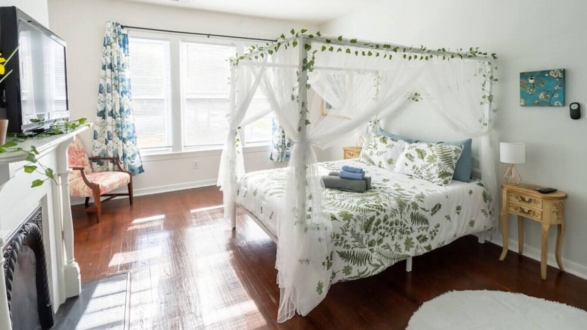 Woodland Heights Apartment | Garden Penthouse in RVA! 3 Bedroom, 3 Bath!