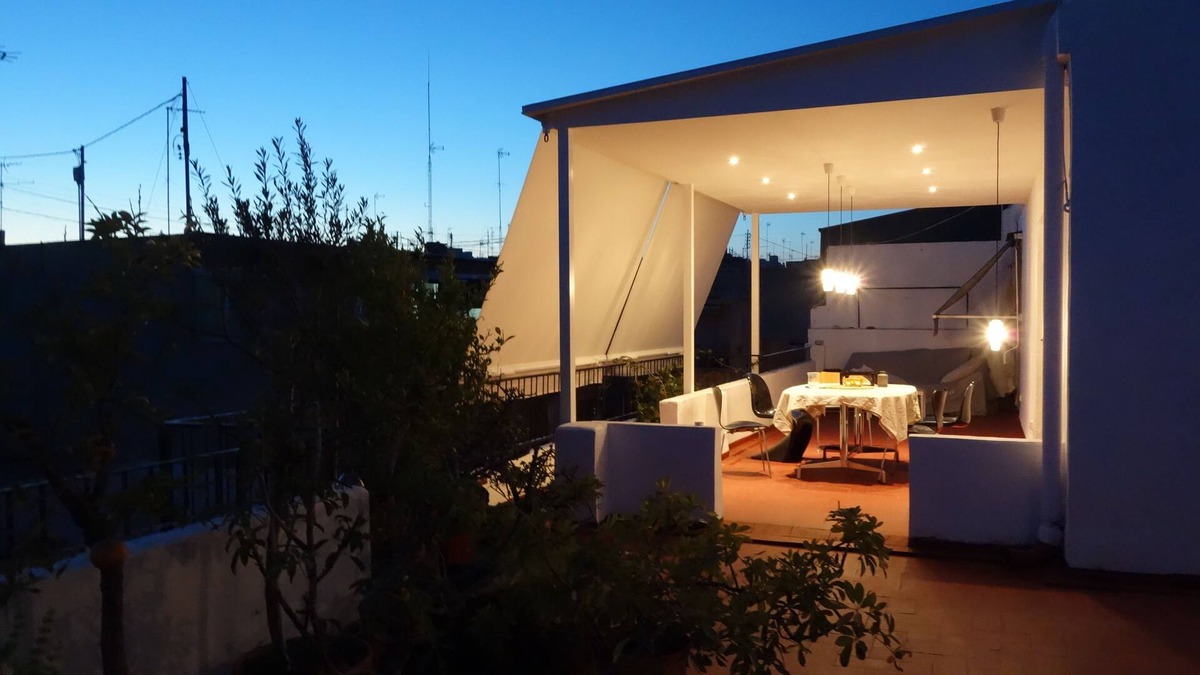 Alicante Apartment | Garden Penthouse Mercado Alicante, 70m2 calm and sunny terrace
