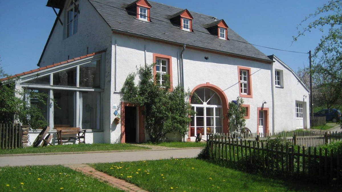 Hentern House | Garden, playground, boules court, organic cook, family-friendly, handicapped accessible