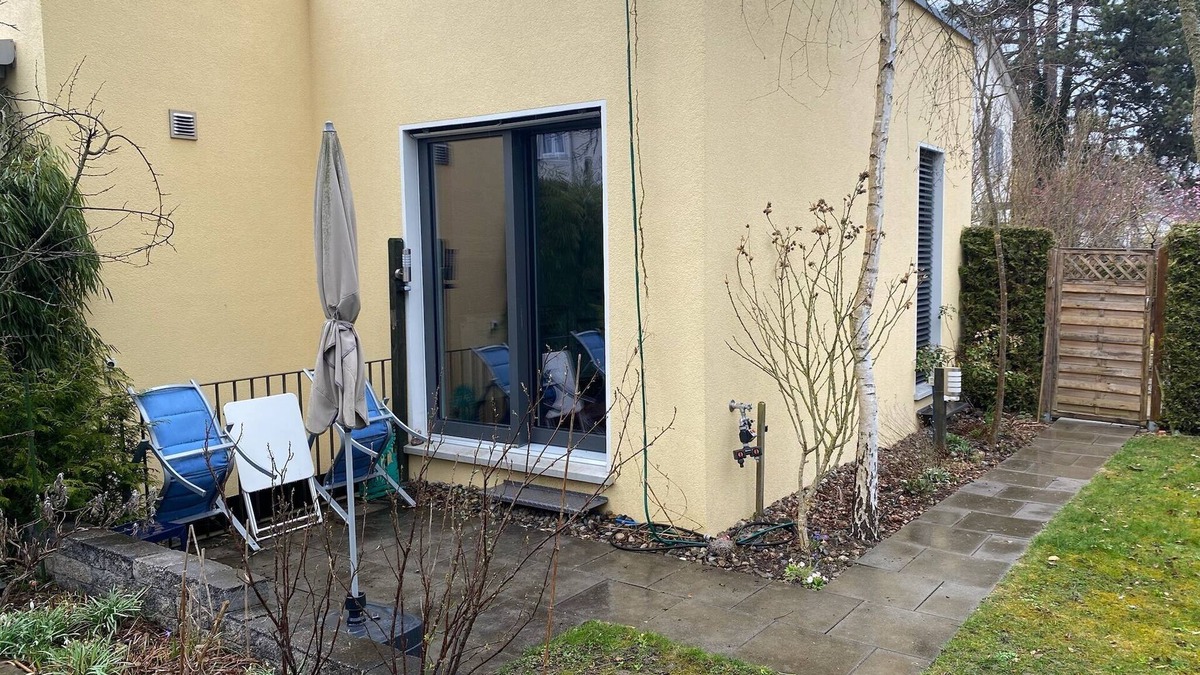 Brunnadern Apartment | Garden studio with free parking in quiet residential area.