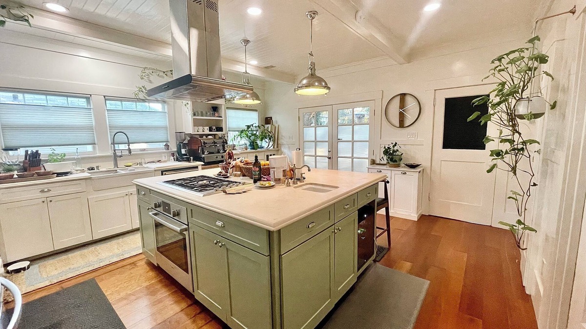Vallejo House | Garden Suite: Private Deck, Saltwater Hot Tub & Fast Wi-Fi