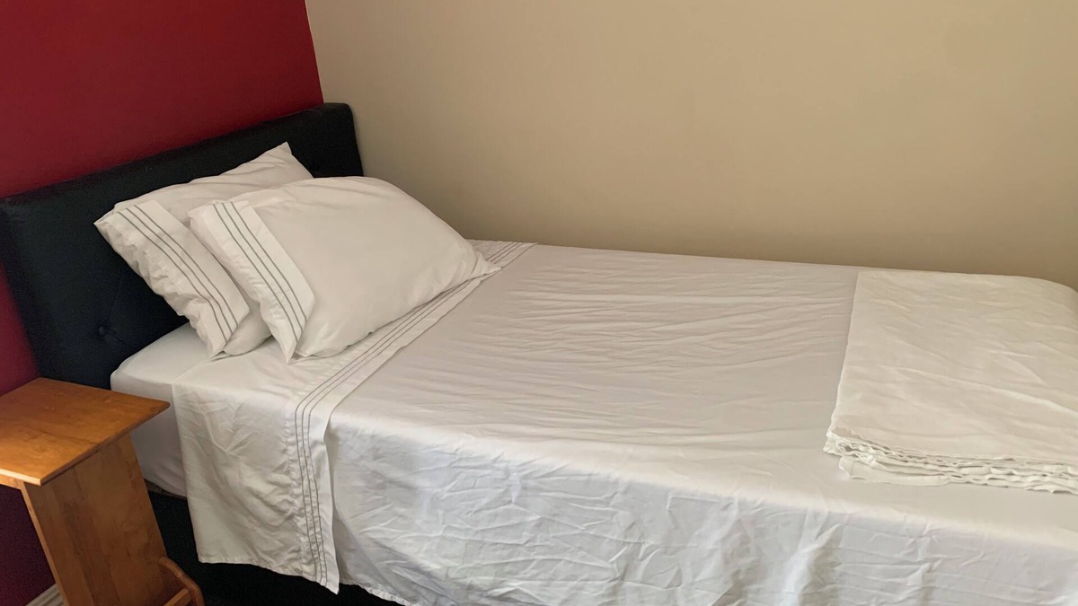 Woodland Hills Apartment | Garden View Charming Cozy studio in nice Los Angeles -AC and Highspeed Internet