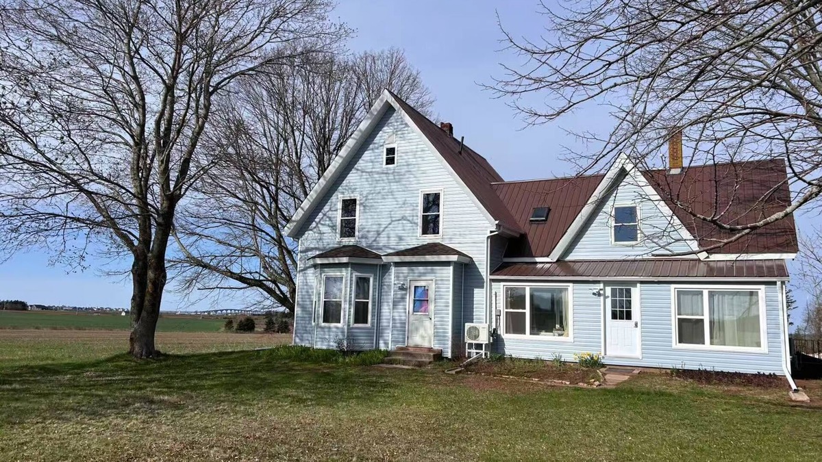 Borden-Carleton Apartment | Garden View near Conferation Bridge and beaches