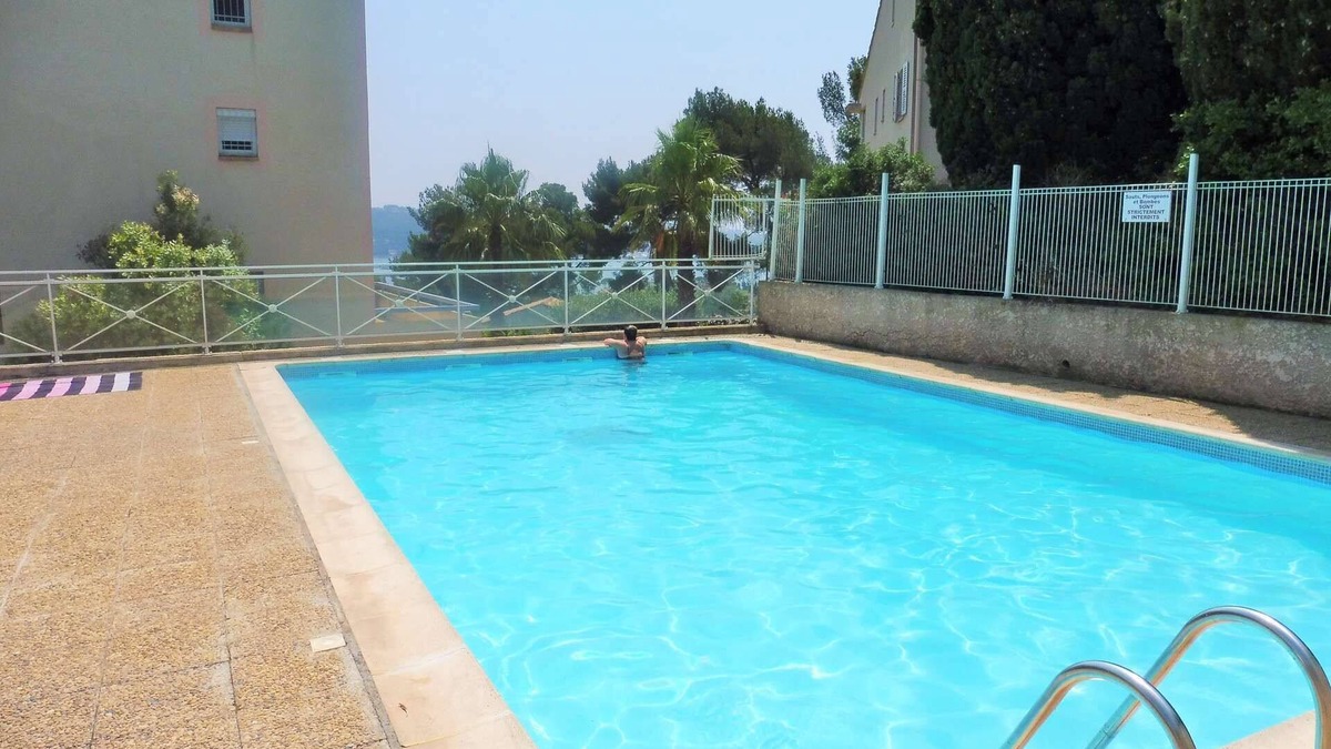 Tamaris Apartment | Garden with barbecue, swimming pool