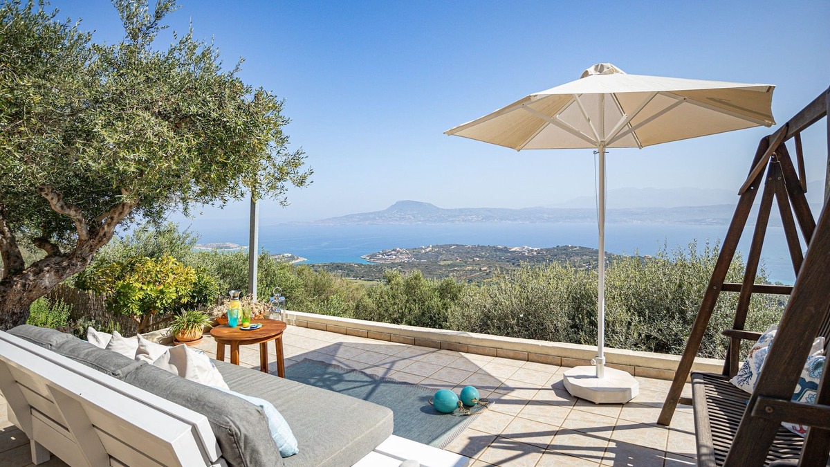 Sternes House | Gardenia Garden House with beautiful sea views, near the beach and the village.