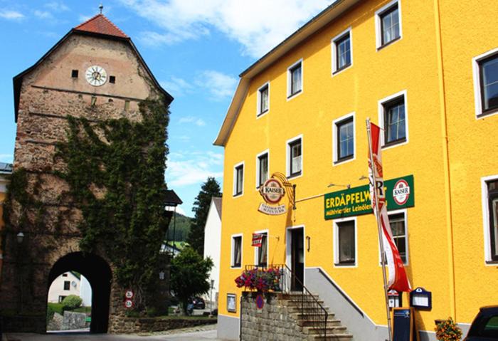 Haslach an der Muehl Hotel | Gasthof 'Zum alten Turm'
