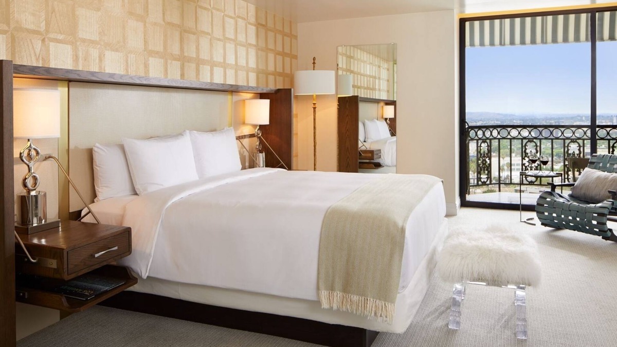 Norma Triangle Hotel | Gate Two Bedroom Suite at The London West Hollywood, Rooftop Pool, Parking