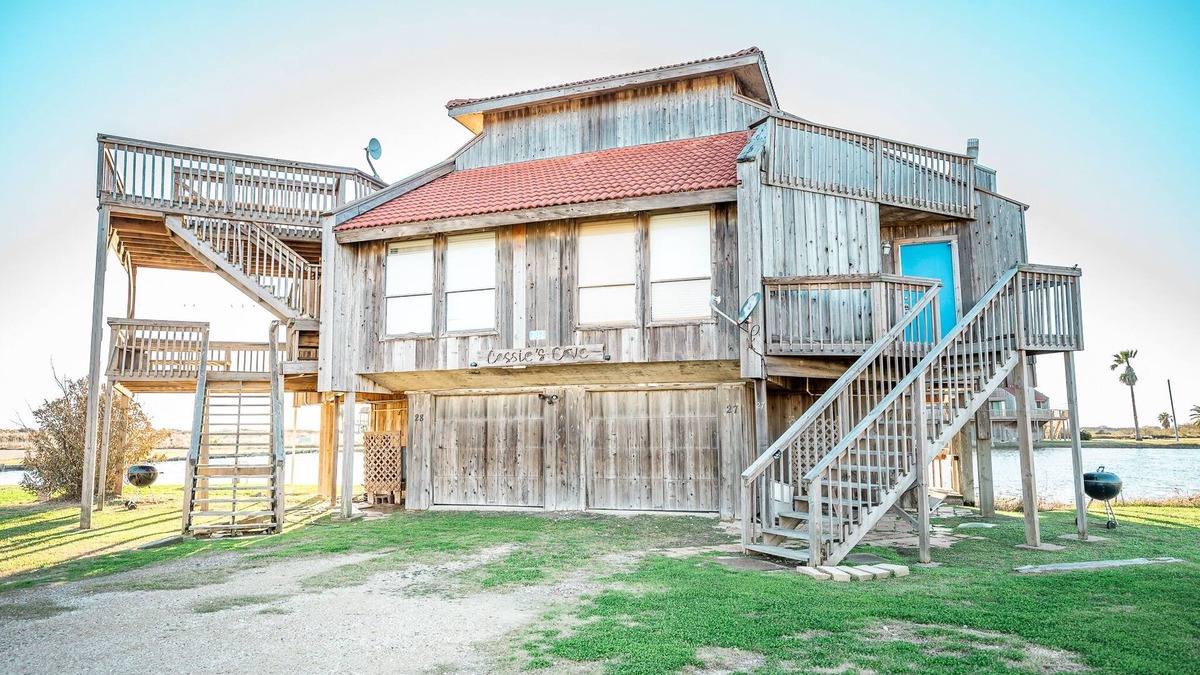 Elmaton Condo | Gated community with POOL on the beach