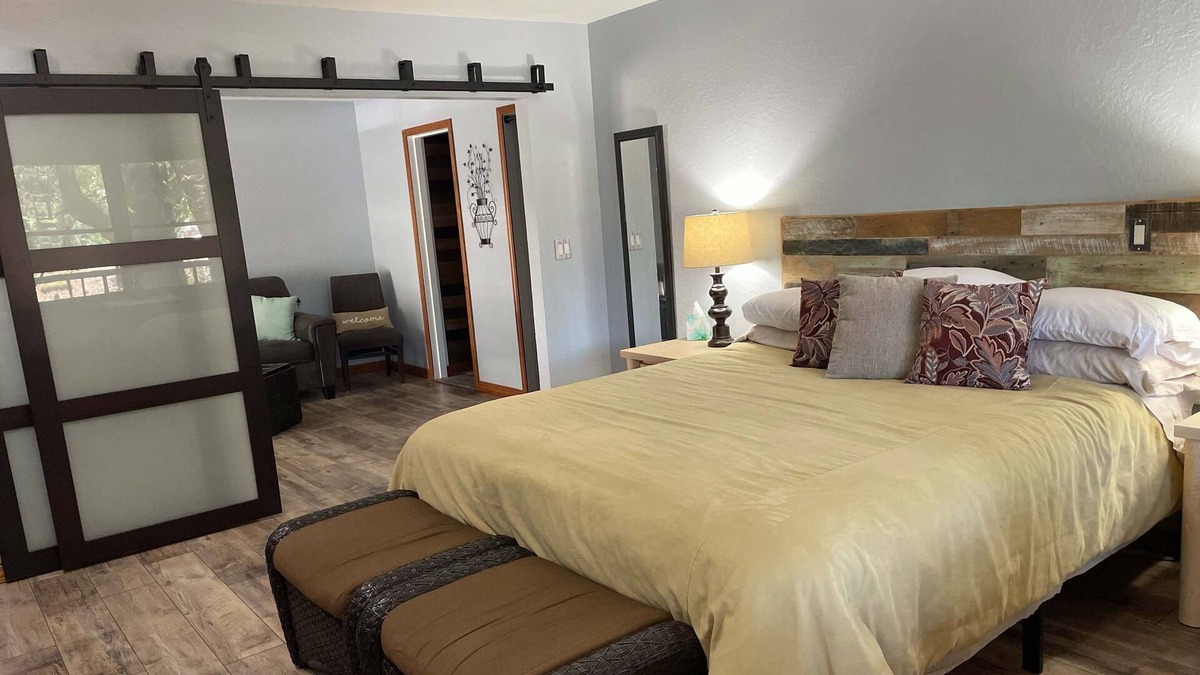 Lake Wildwood Cabin | Gated Lake Wildwood in Western Nevada County Gold Country ~ 1 Bedroom Lodge