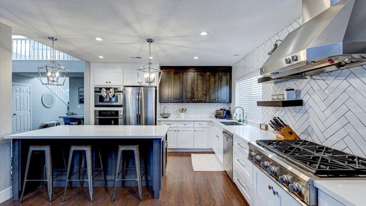 West Sahara House | Gated SUMMERLIN Home in THE LAKES with 2 pools, fire pit, home gym