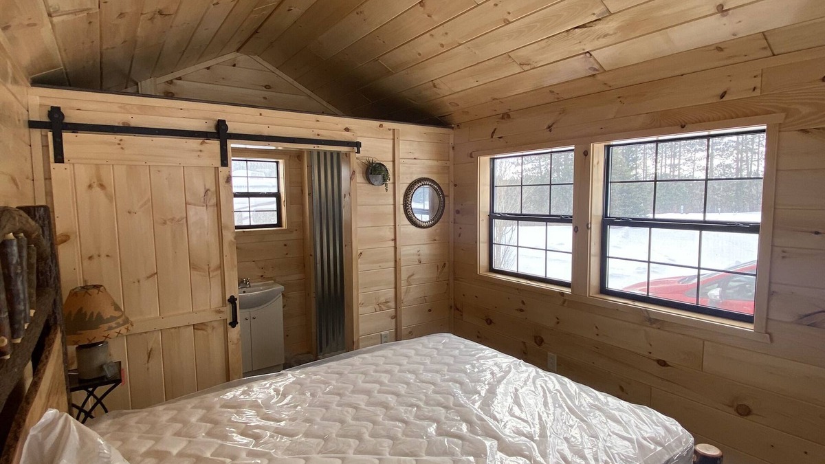 Thompsonville Cabin | Gatehouse Black Bear Cabin only 1 mile to Crystal Mt Ski Resortnn