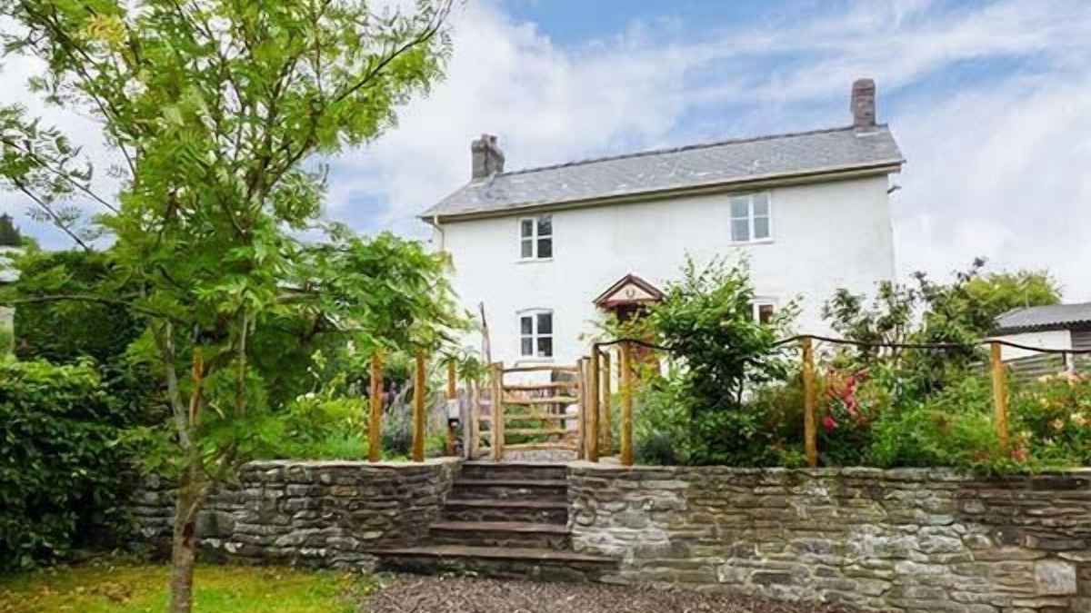 Painscastle Cottage | GATEHOUSE, pet friendly, character holiday cottage in Painscastle