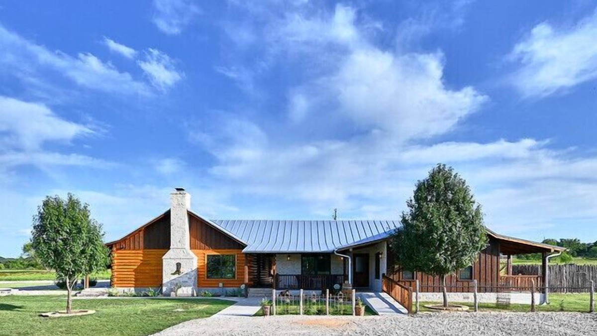 Fredericksburg House | Gateway Gathering House - Fredericksburg, Wineries, close to town.