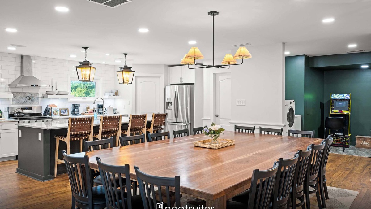Williamstown House | Gather Together - Charming Home for 20 Near Ark!