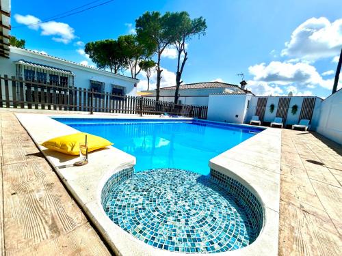 Los Gallos-Cerromolino House | GATU Villa Serena piscina privada mayores de 25 años y familias