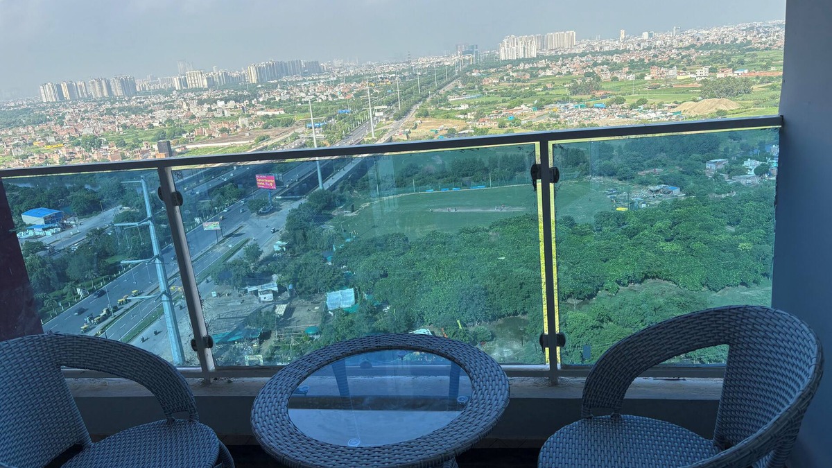 Greater Noida Apartment | Gaur Commercial Studio Apartment