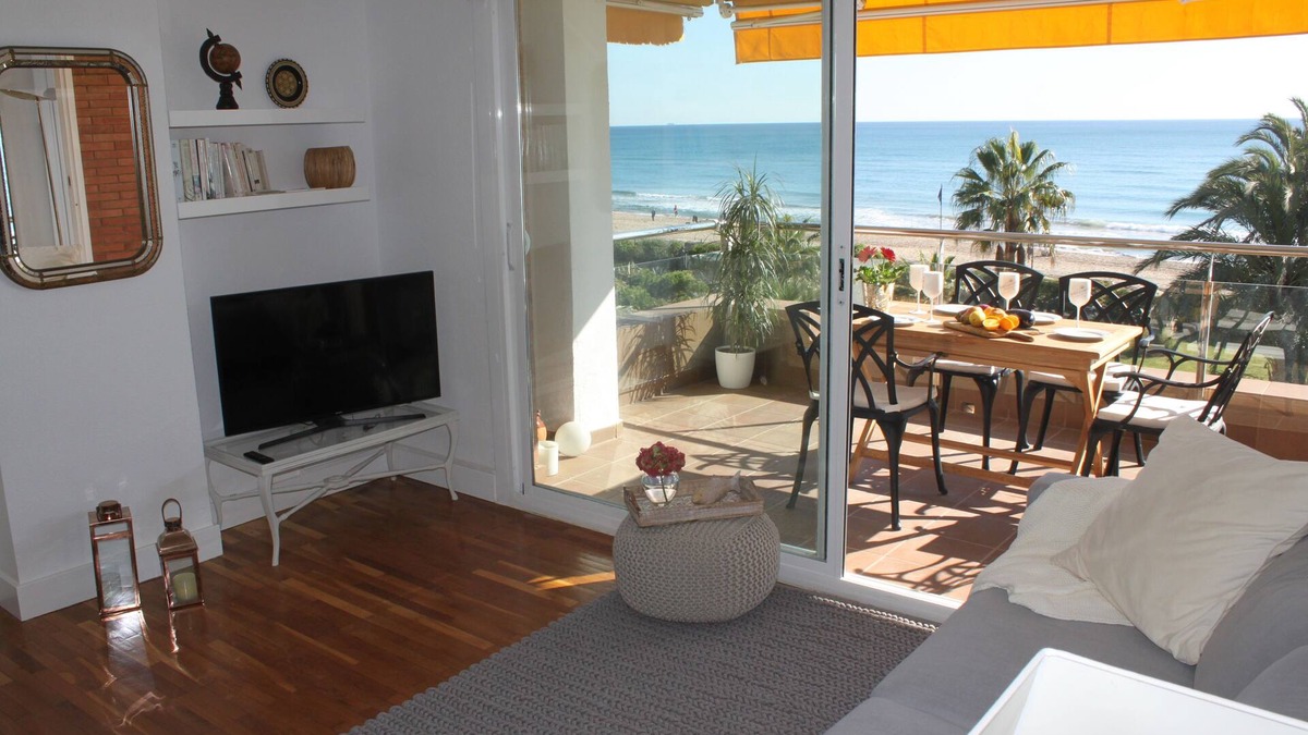 Gava Apartment | GAVA2 BEACHFRONT PENTHOUSE BARCELONA CASTELLDEFELS