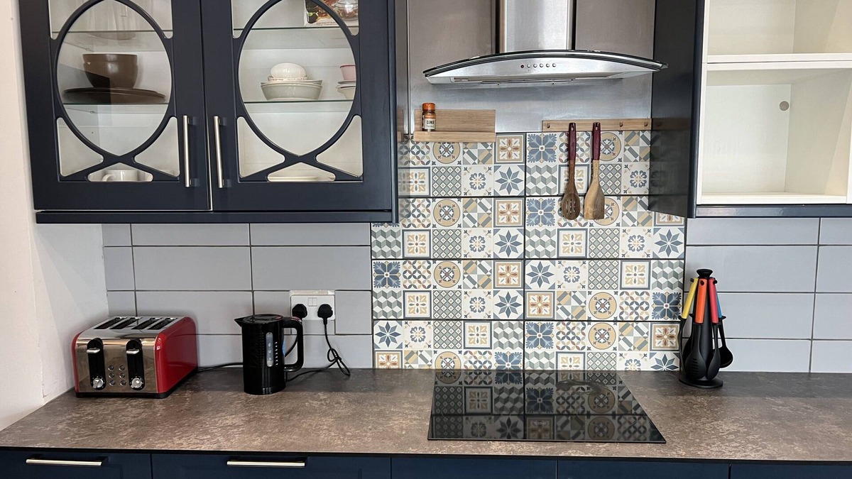 Westcliff-on-Sea Apartment | Double room-Comfort-Shared Bathroom-Room 2