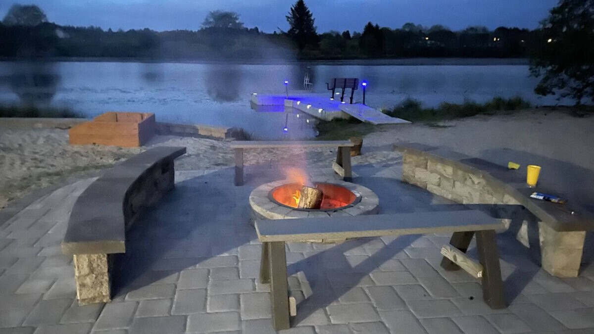 Warrenton Apartment | Gearhart Lakefront Family Vacation Rental