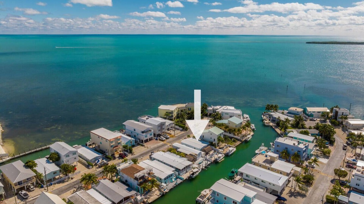 Blue Waters House | Geat Fishing & Ocean breeze, 40 ft dock for your boat with direct ocean access.