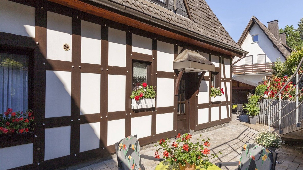 Hallenberg Apartment | Gemütliches Appartement in Hallenberg mit Terrasse