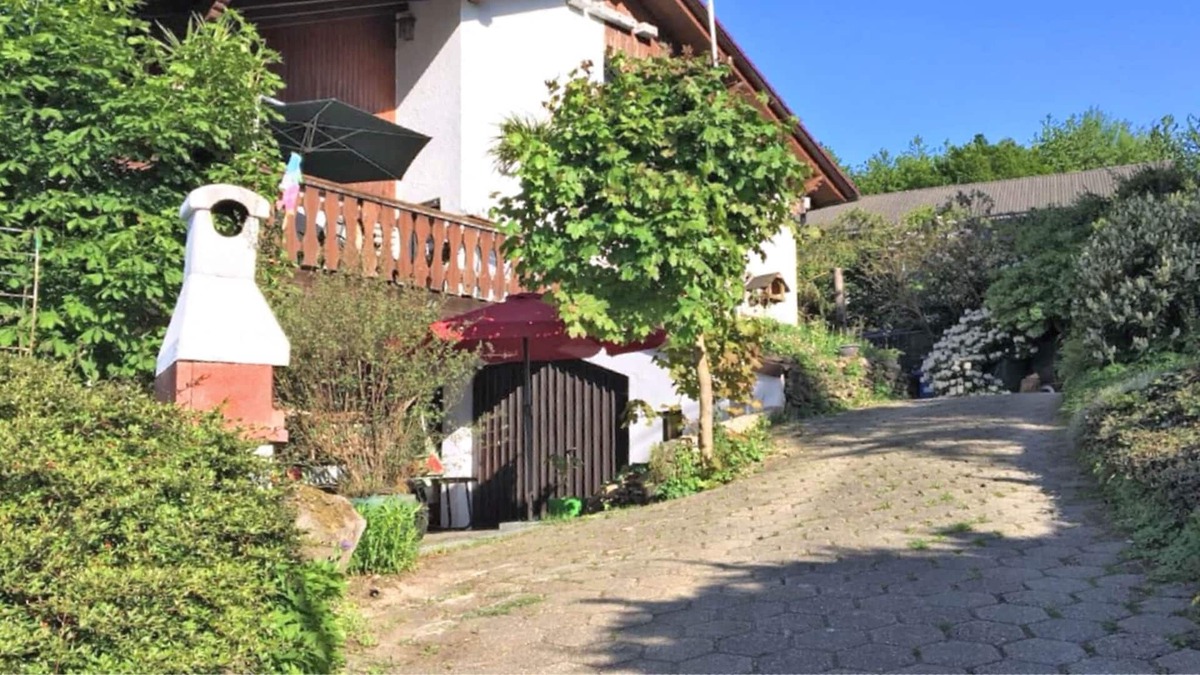 Waldbrunn Apartment | Gemütliche Ferienwohnung mit Terrasse im Westerwald