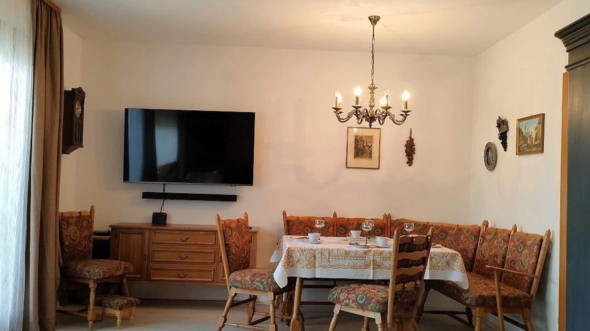 Obereisenheim Apartment | Gemütliche Ferienwohnung mit 2 Schlafzimmern und Terrasse