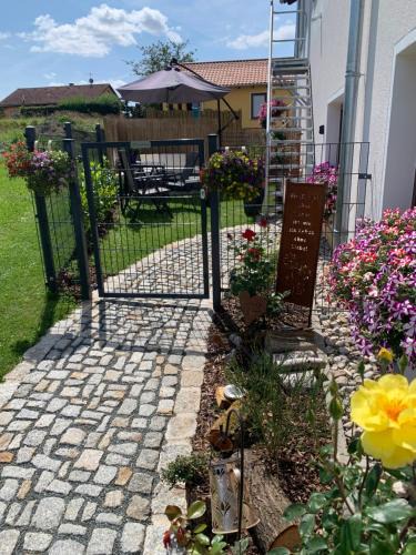 Chursdorf Apartment | Gemütliche Ferienwohnung in idyllischer Lage-auf dem Land