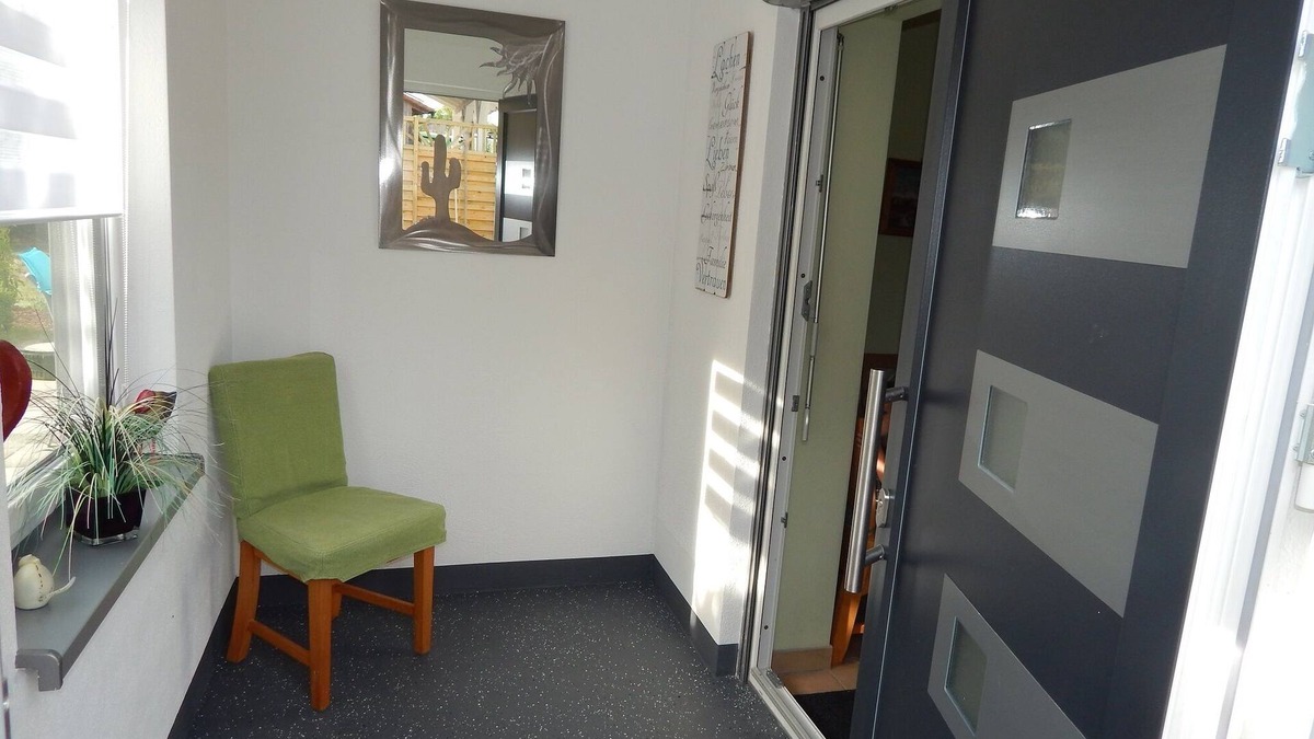 Kueps Apartment | Gemütliche FeWo (60m2) im EG mit kleinem Garten & Terrasse