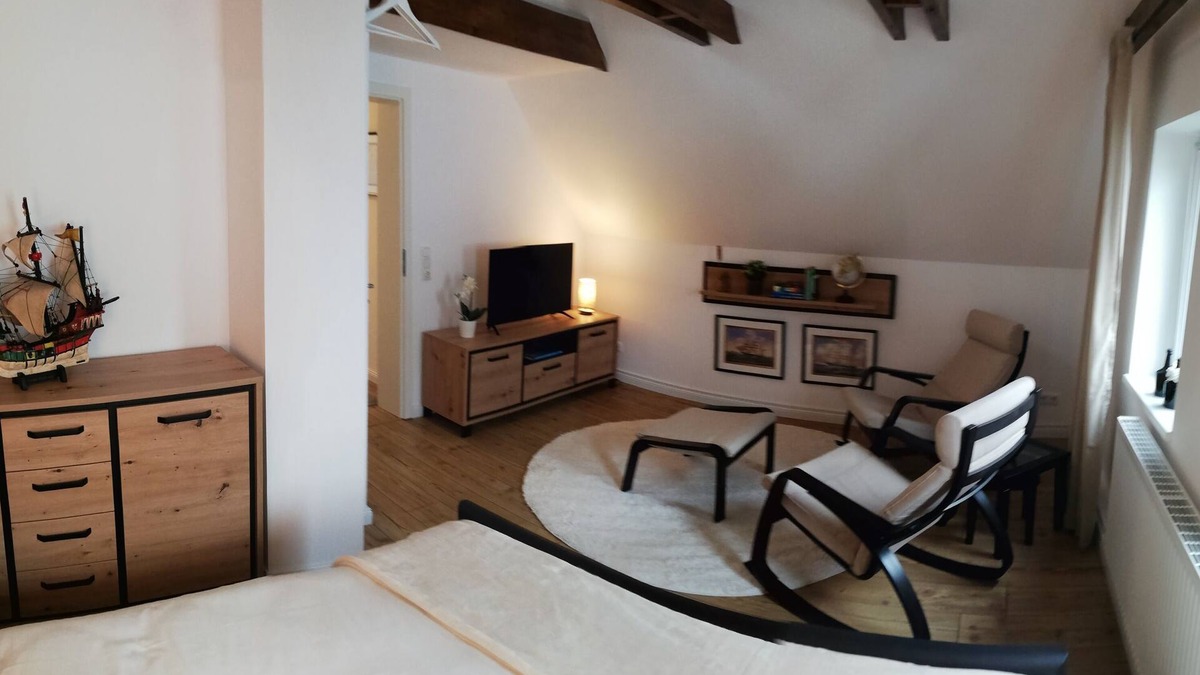 Elsfleth Apartment | Gemütliche, Frisch Renovierte Wohnung Direkt am Elsflether Weserdeich