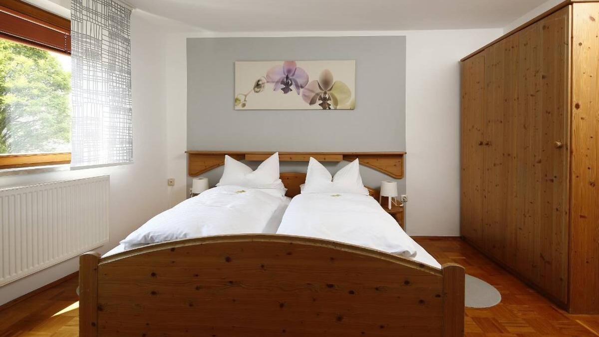 Hohenberg a.d.Eger Apartment | Gemütliche und helle Ferienwohnung, kostenfreies WLAN, viele Freizeitangebote