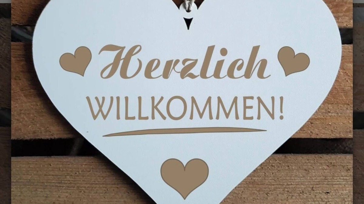 Villach Apartment | Gemütliche, Voll Ausgestattete Ferienwohnung mit Balkon und Blick auf die Berge